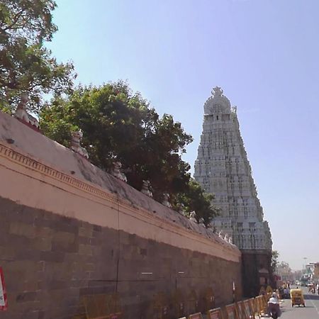 ホテル Saptagiri House Tiruvannāmalai エクステリア 写真